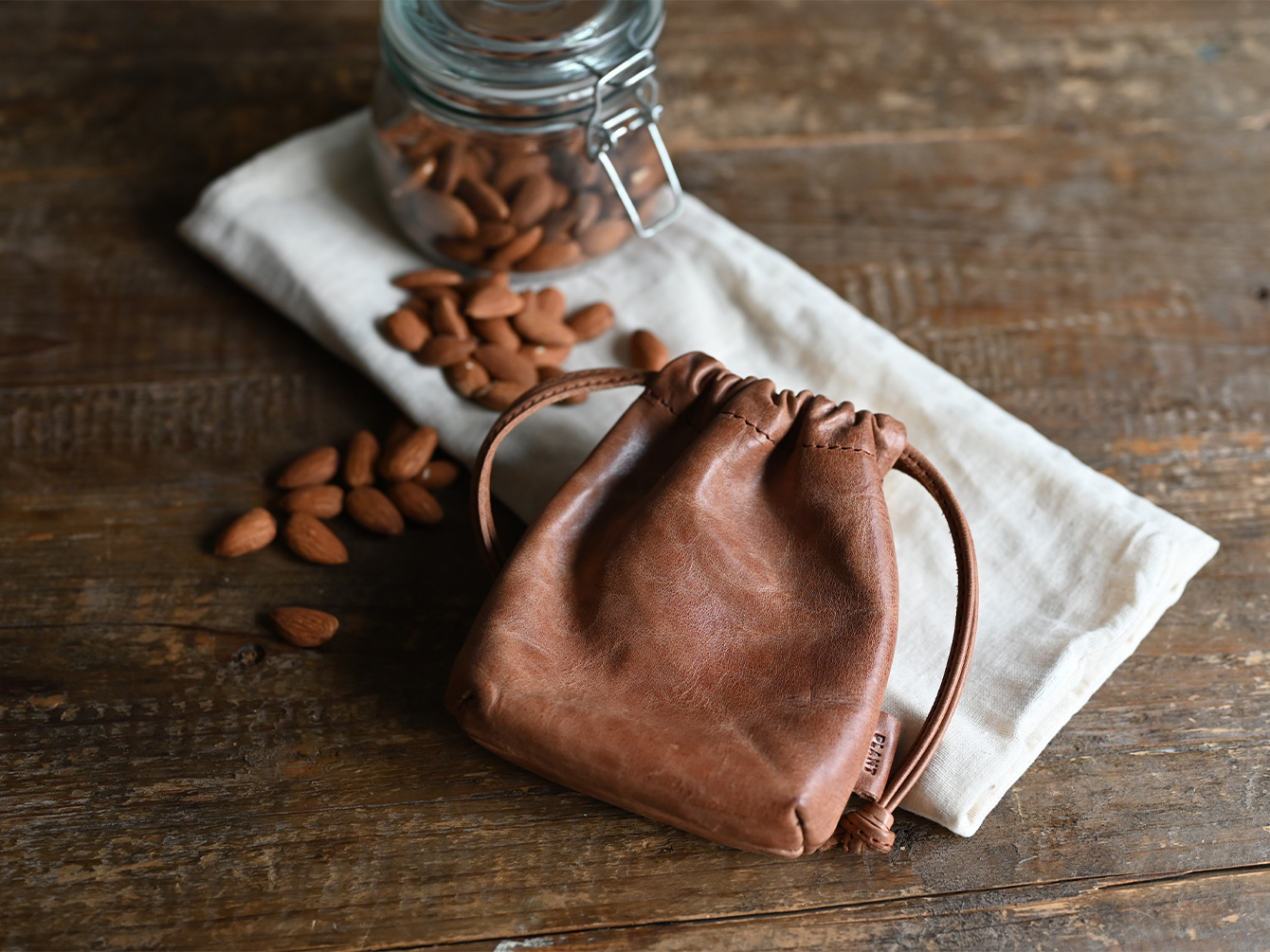 アーモンドページ 2025SSシーズンカラー / アーモンド - PLANT(プラント) | 東京